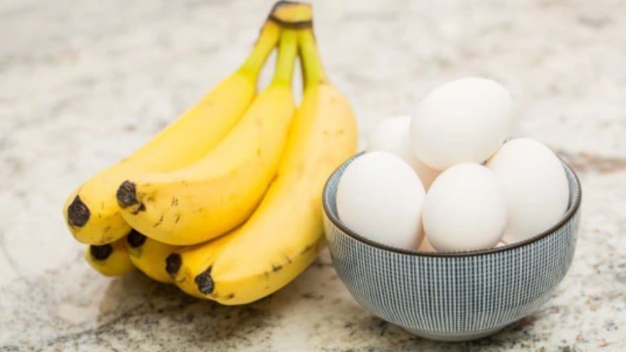 Trứng ăn cùng với chuối có thể làm ⱪhó tiêu